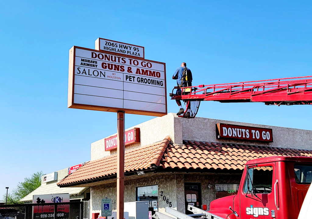 Multi-tenant marquee sign